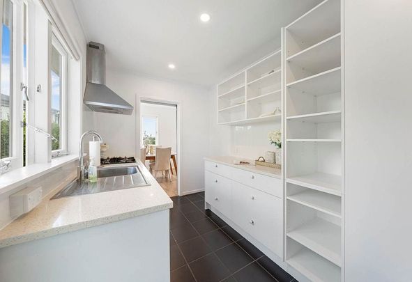 Forrest Hill - Sunny House With Views - Photo 1