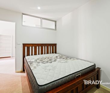 2409/8 Sutherland Street, Melbourne - Photo 2