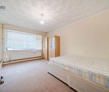 4 bedroom semi-detached bungalow to rent - Photo 4