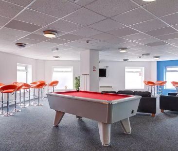 Classic Two Bedroom Apartment - Photo 2