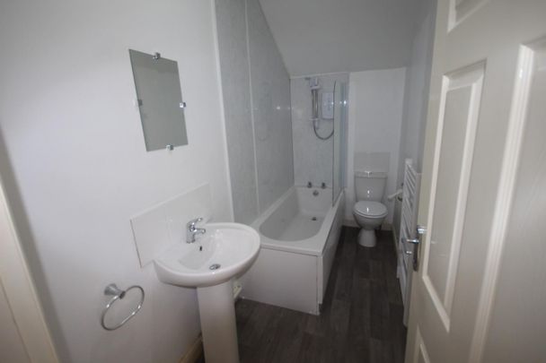 1 bedroom Flat To Let Total Size: 559 SQ FT - Photo 1