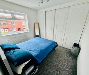 3 bedroom terraced house to rent - Photo 4