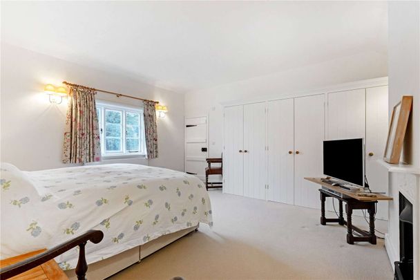 A beautifully presented three bedroom home with charming countryside views. - Photo 1