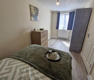 1 bedroom in a house share to rent - Photo 2