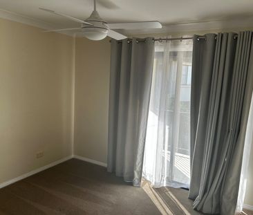 THREE BEDROOM TOWNHOUSE IN EAST TAMWORTH - Photo 3