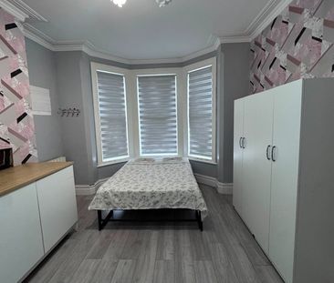 Room in a Shared House, Higham Road, N17 - Photo 2