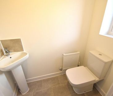 3 bedroom semi-detached house to rent - Photo 2