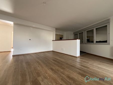 Location Appartement 4 pièces 78m² REIMS 51100 - Photo 2