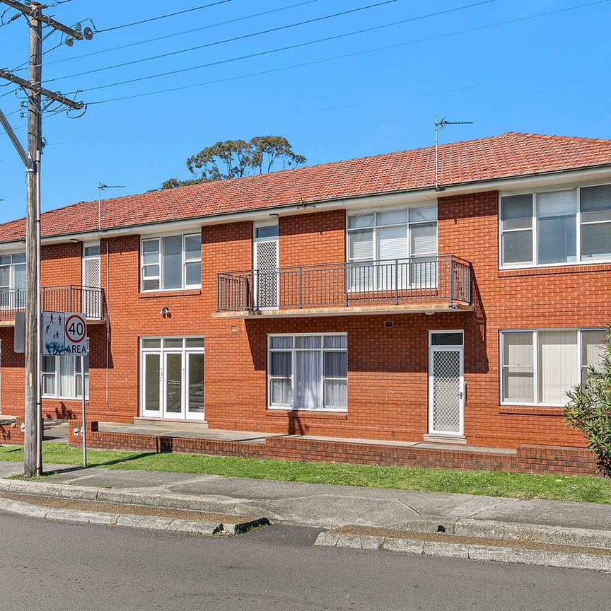 CONVENIENTLY LOCATED FIRST FLOOR UNIIT - Photo 1