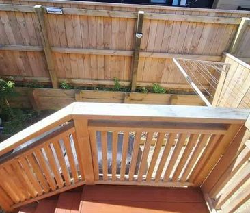 Modern home in the heart of Wainuiomata! - Photo 2