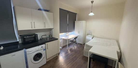 Studio to rent - Photo 2