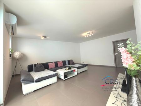 Pronájem bytu 3+1 96 m² - Fotografie 2