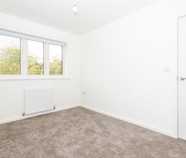 3 bedroom end of terrace house to rent - Photo 4