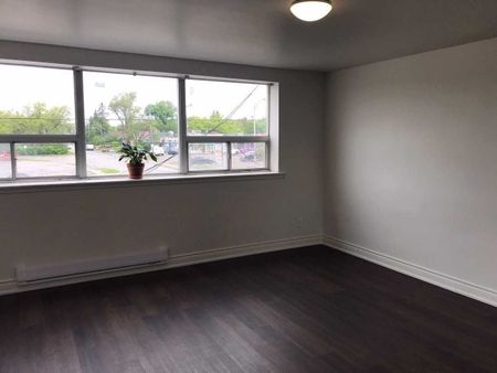 For Lease - 1985 Lawrence Avenue Unit# 1, Toronto, Ontario - Photo 2