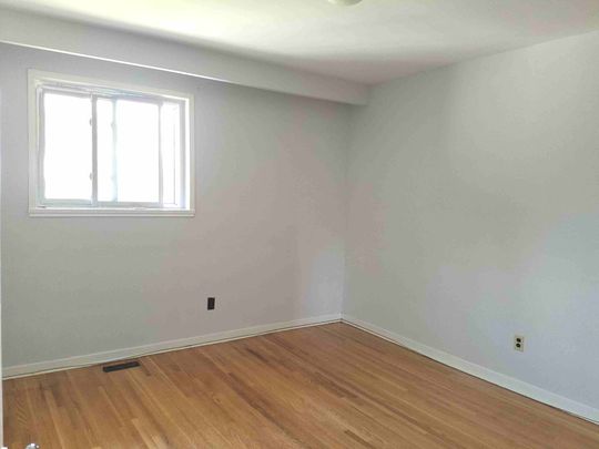 For Lease - 1316 Redbank Crescent, Oakville, Ontario - Photo 1