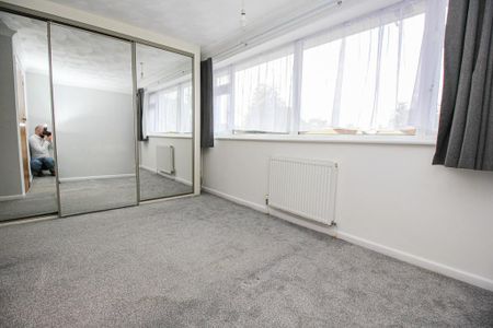 3 bedroom terraced house to rent - Photo 5