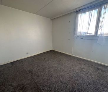 Magennis Close, Gosport - Photo 1