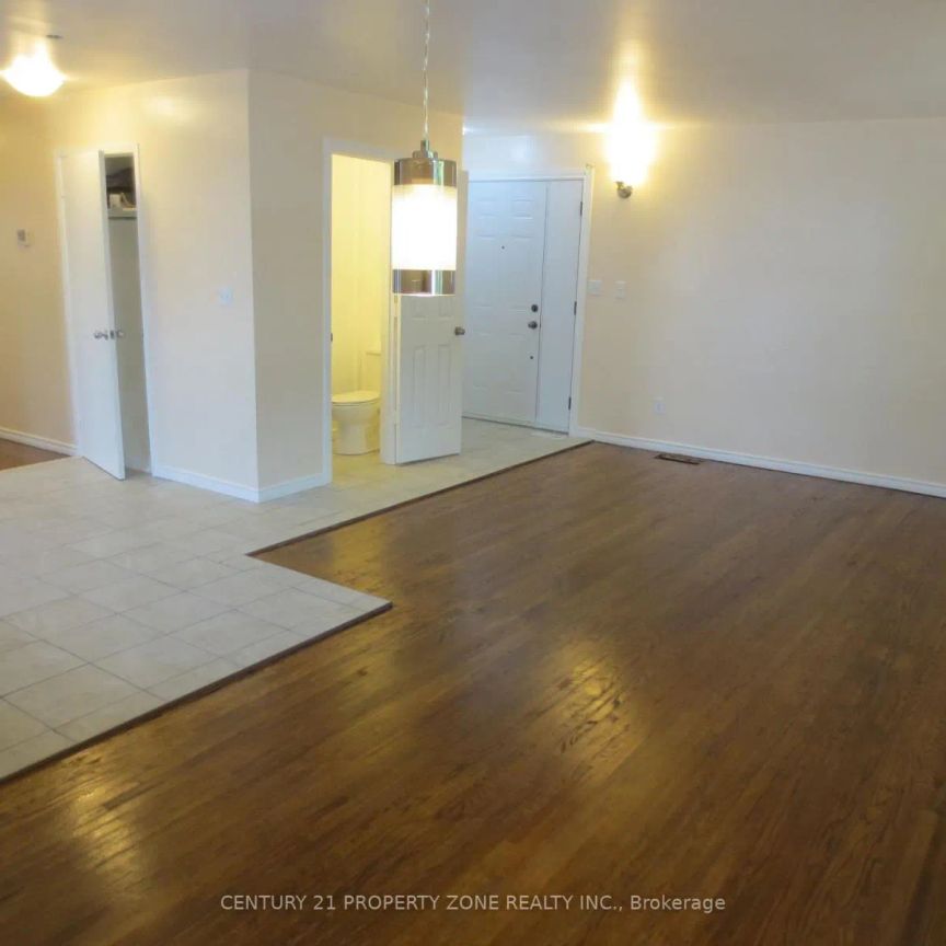 83 SUTHERLAND AVENUE - Photo 1