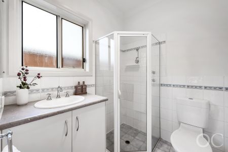 Open the Door to Effortless Living in Mile End - Photo 3