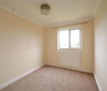 4 bedroom end of terrace house to rent - Photo 6