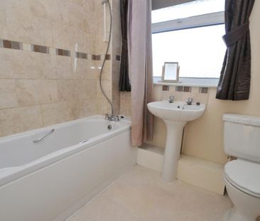 3 bedroom semi-detached house to rent - Photo 5
