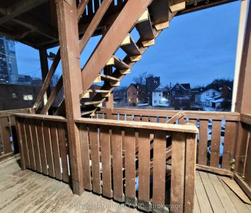 139 1/2 John Street S #5 - Photo 6