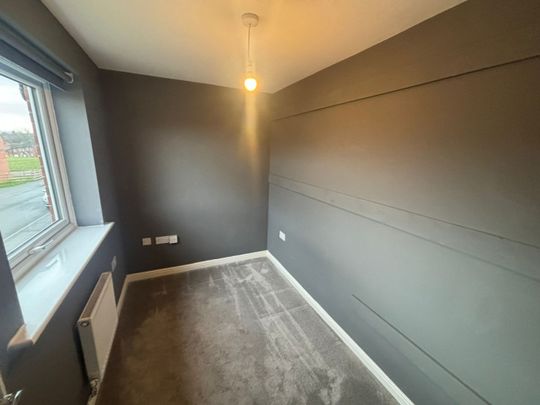 3 bed Semi-Detached - To Let - Photo 1