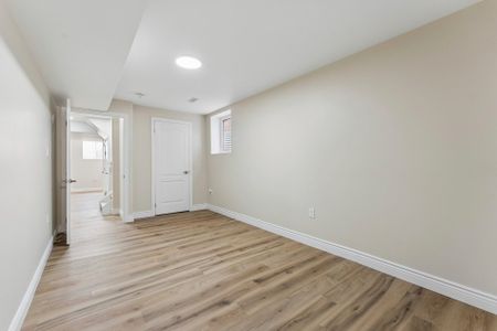 For Lease - 15 Learmont Avenue, Caledon, Ontario - Photo 4