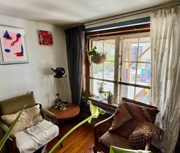 New York Loft Life - Photo 2