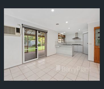 WELL MAINTAINED FAMILY HOME ! - Photo 5