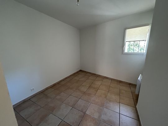 CRESPIAN - Appartement T3 de 52.5 m² en rez de chaussée - Photo 1
