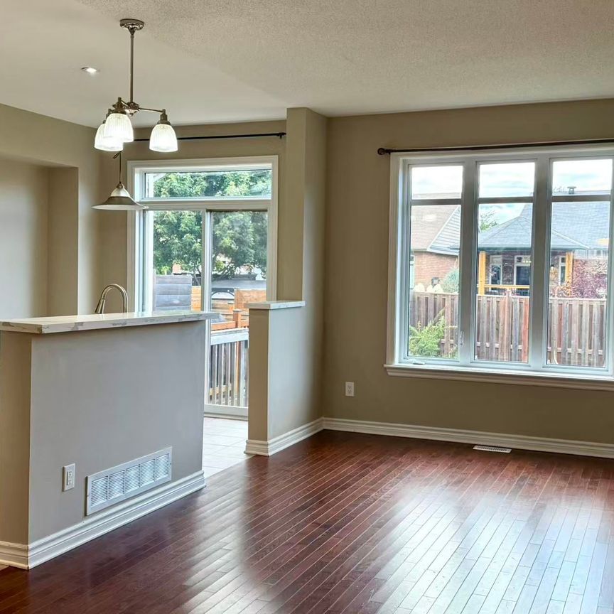 For Lease - 949 KLONDIKE Road, Kanata, Ontario - Photo 1