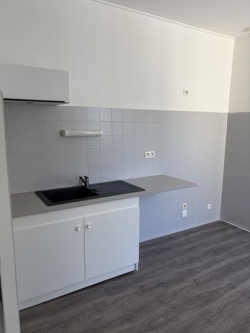 Location Appartement 3 pièces 74m² ST ANDRE DE CUBZAC 33240 - Photo 5
