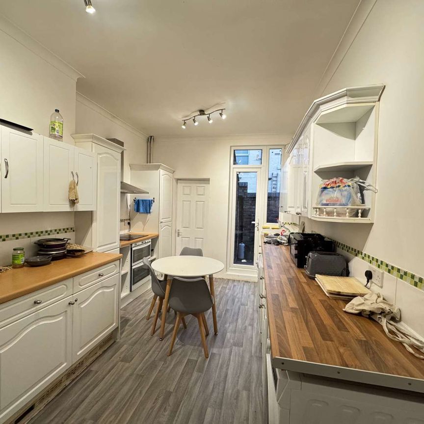 Shared house next to Newsham Park - bills included 1C - Photo 1