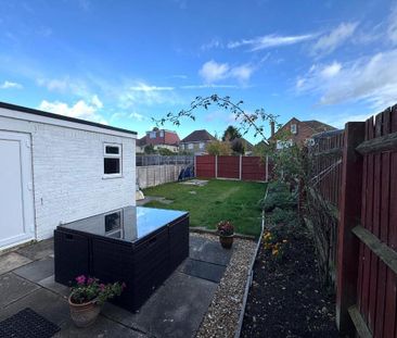 3 bedroom semi-detached house to rent - Photo 5