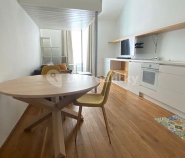 Pronájem bytu 1+kk • 43 m² bez realitkyU Studánky, Praha - Bubeneč - Fotografie 1