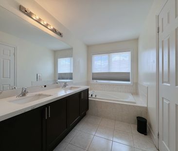 For Lease - 29 Sharbot Lane, Markham, Ontario - Photo 5