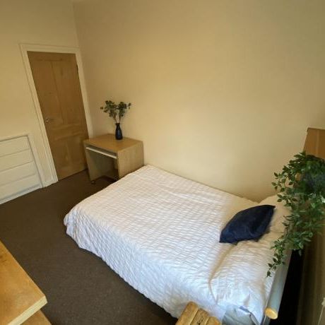 Heathfield Terrace, - Photo 1