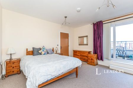 3 bedroom apartment to rent - Photo 5