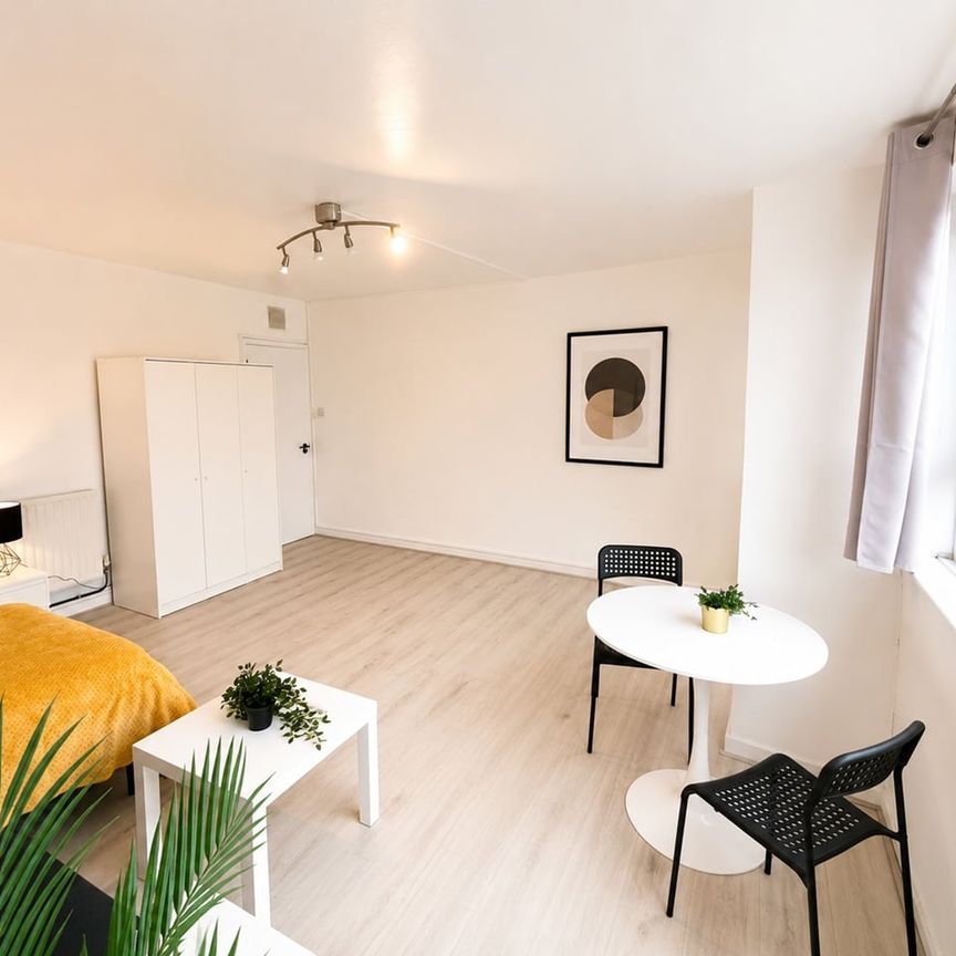 Room in a Shared Flat, Richmond Road, E8 - Photo 1