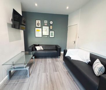 3 bedroom end of terrace house to rent - Photo 1