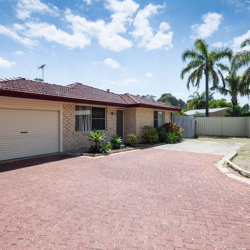 Family Home with Large Powered Workshop - Photo 2