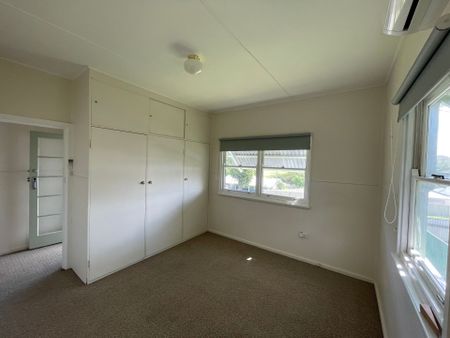 Three Bedroom Family Home - Photo 4