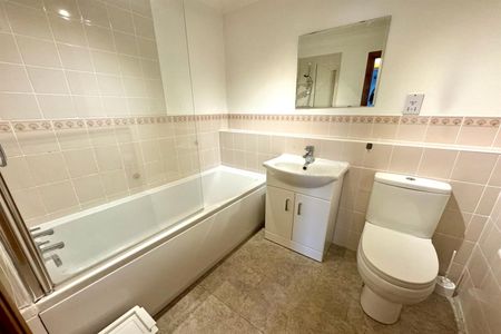 The Grange, SO16 - Photo 5