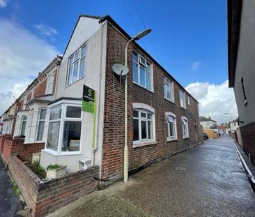 29 Freemantle Road, Gosport - Photo 1