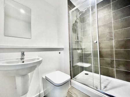 2 bedroom apartment to rent - Photo 5