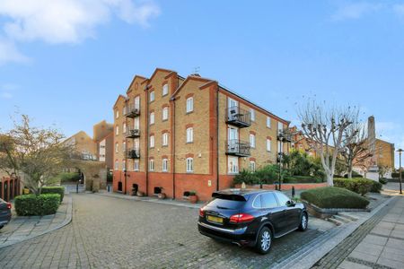 2 bedroom Flat To Let - Photo 2