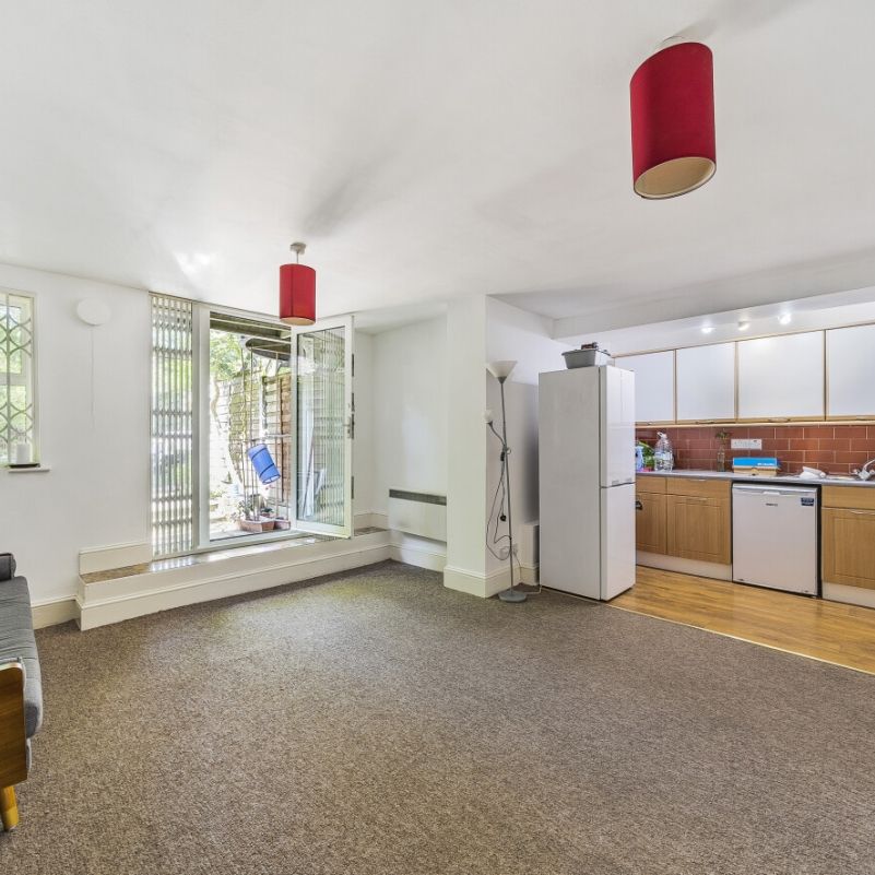 Camden Road, London, N7 - Photo 1