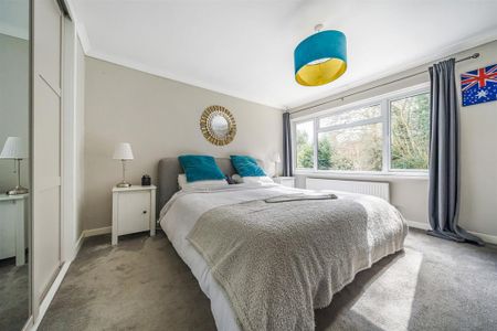 5 bedroom detached house to rent - Photo 2