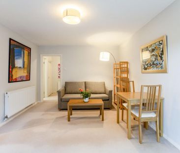 1 bedroom flat to rent - Photo 2